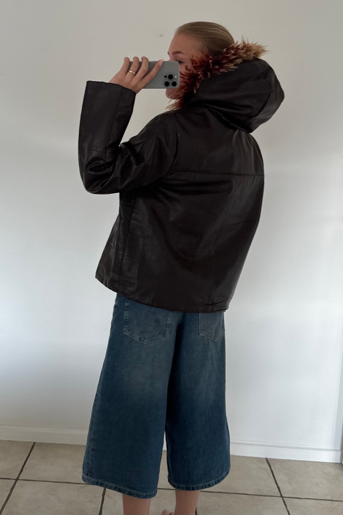 Læderjakke med hætte