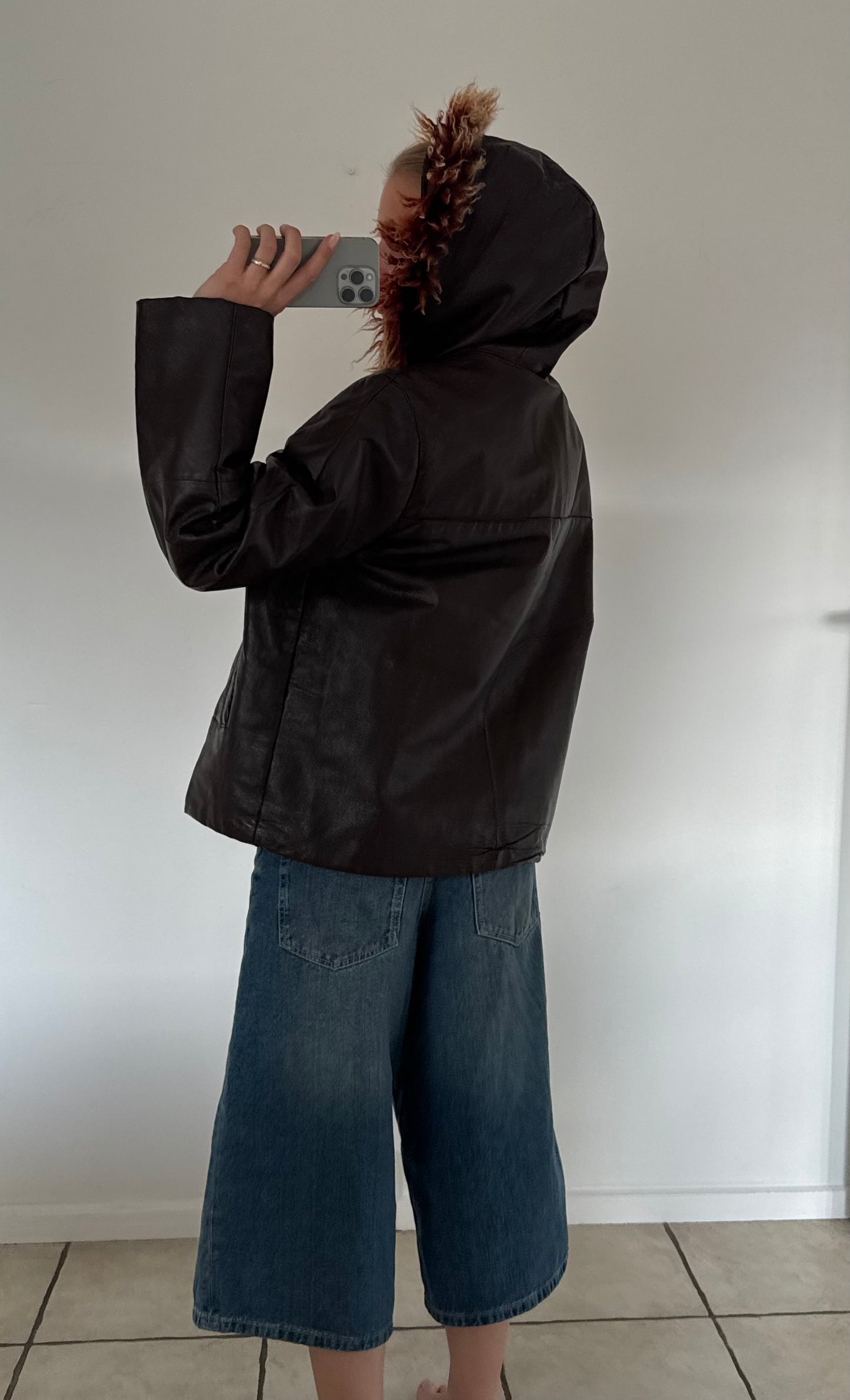 Læderjakke med hætte