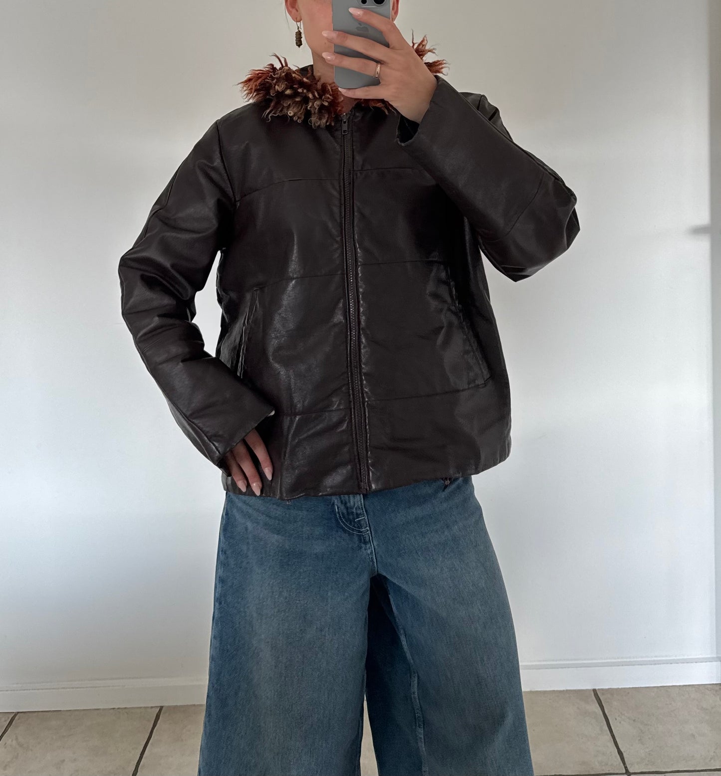 Læderjakke med hætte